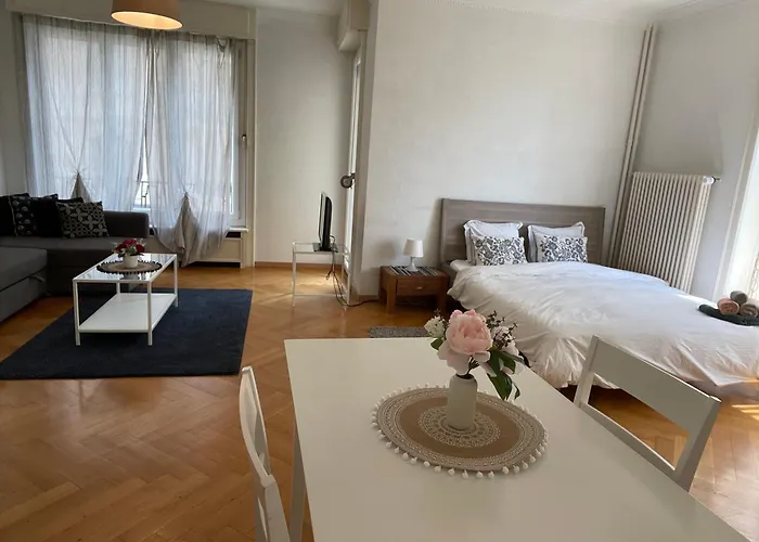 Apartament Proche De La Gare De *